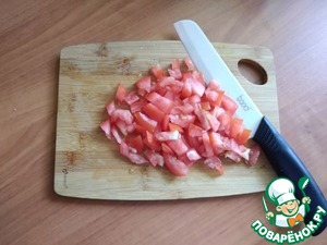 Итальянский салат с тунцом и помидором