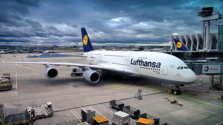 Lufthansa начала проверять QR-коды вакцинации при регистрации на свои рейсы